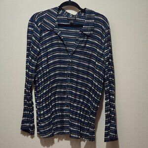 Women's blouse size 18/20  Long sleeve accordion pleats